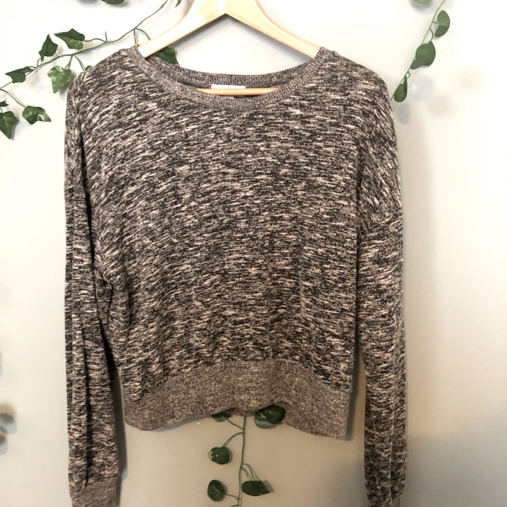 ❌SOLD❌Middrift top light weight material feathered